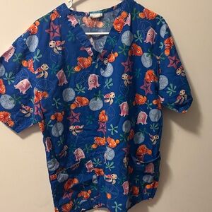 Nemo Scrub top